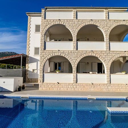 Villa Relax - Beautiful Apartment With Heated Saltwater Pool & Jacuzzi Kaštela Extérieur photo