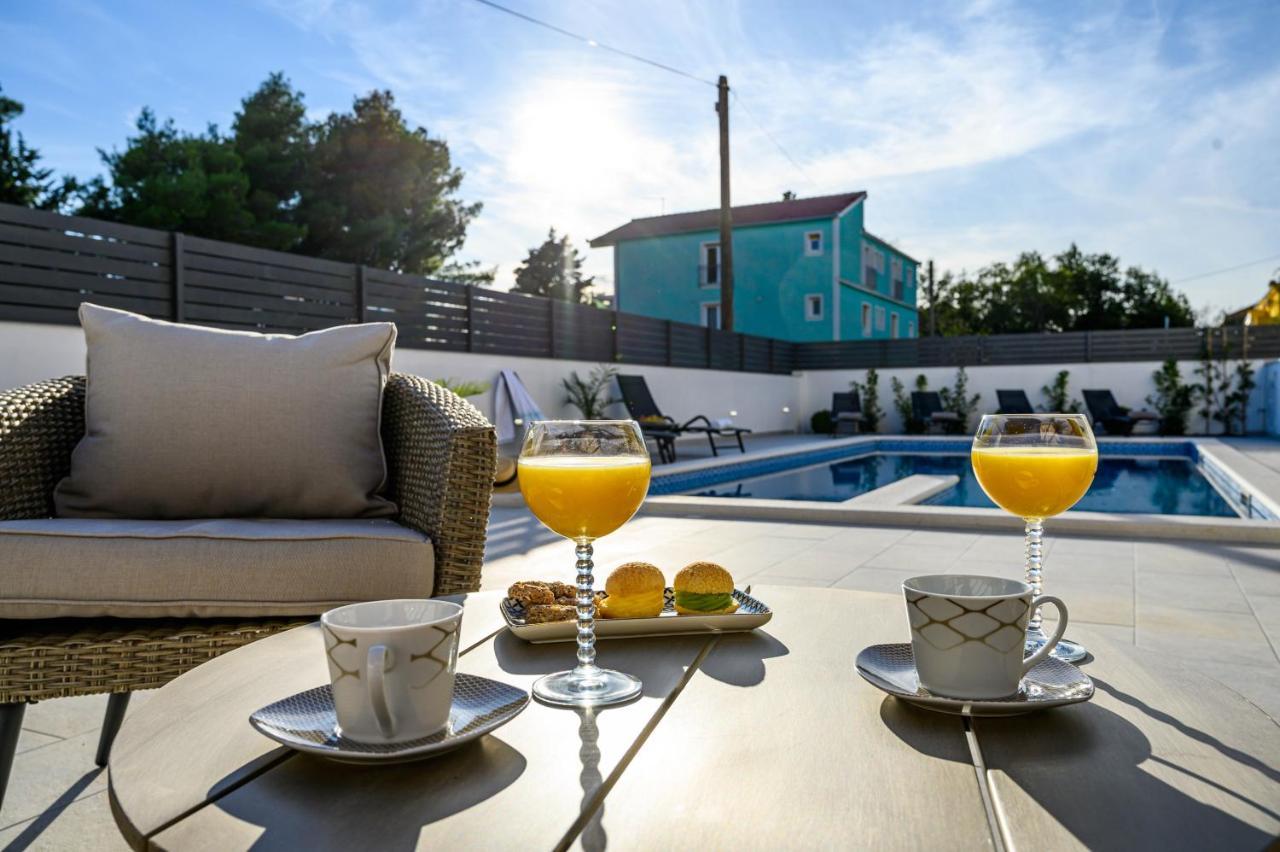 Villa Relax - Beautiful Apartment With Heated Saltwater Pool & Jacuzzi Kaštela Extérieur photo